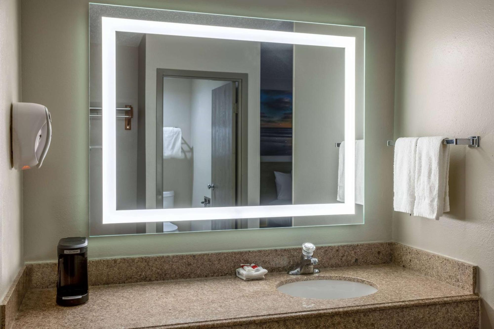 Days Inn By Wyndham Pleasant Prairie Kenosha Экстерьер фото