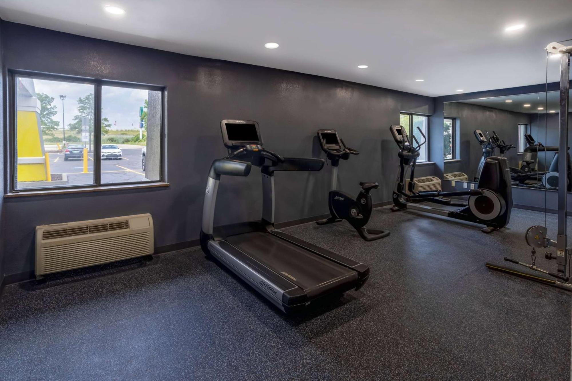Days Inn By Wyndham Pleasant Prairie Kenosha Экстерьер фото
