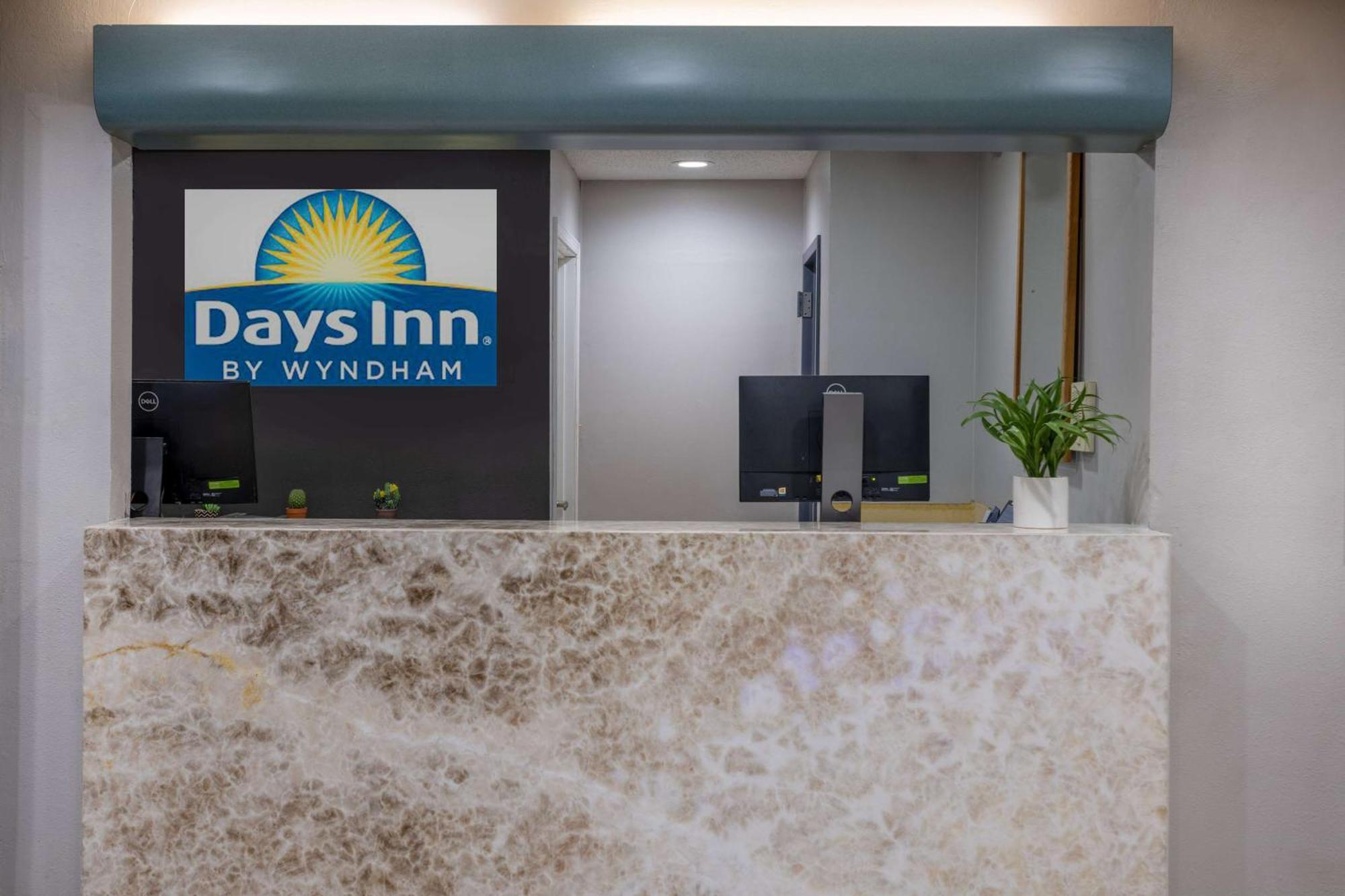 Days Inn By Wyndham Pleasant Prairie Kenosha Экстерьер фото