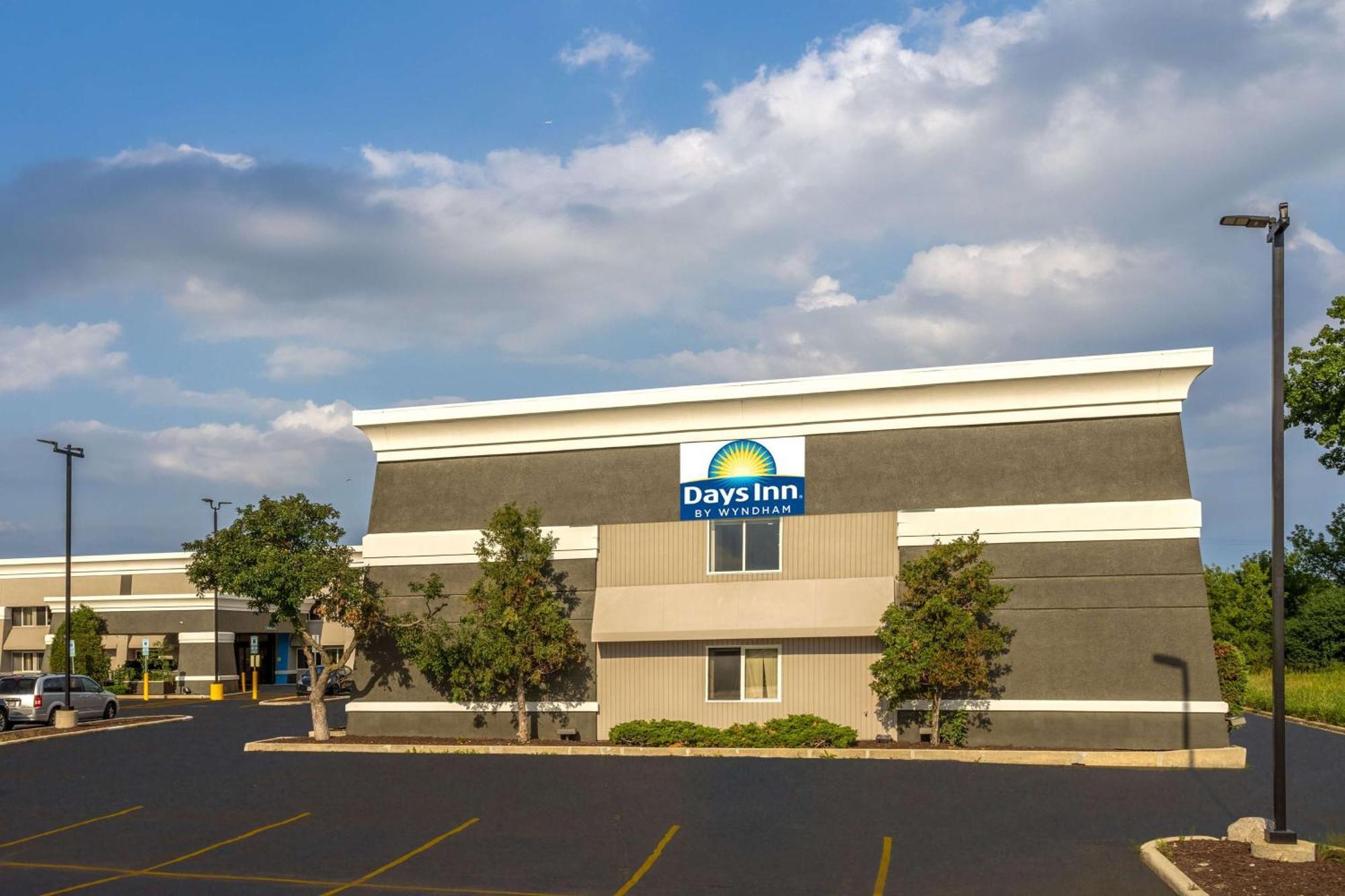 Days Inn By Wyndham Pleasant Prairie Kenosha Экстерьер фото